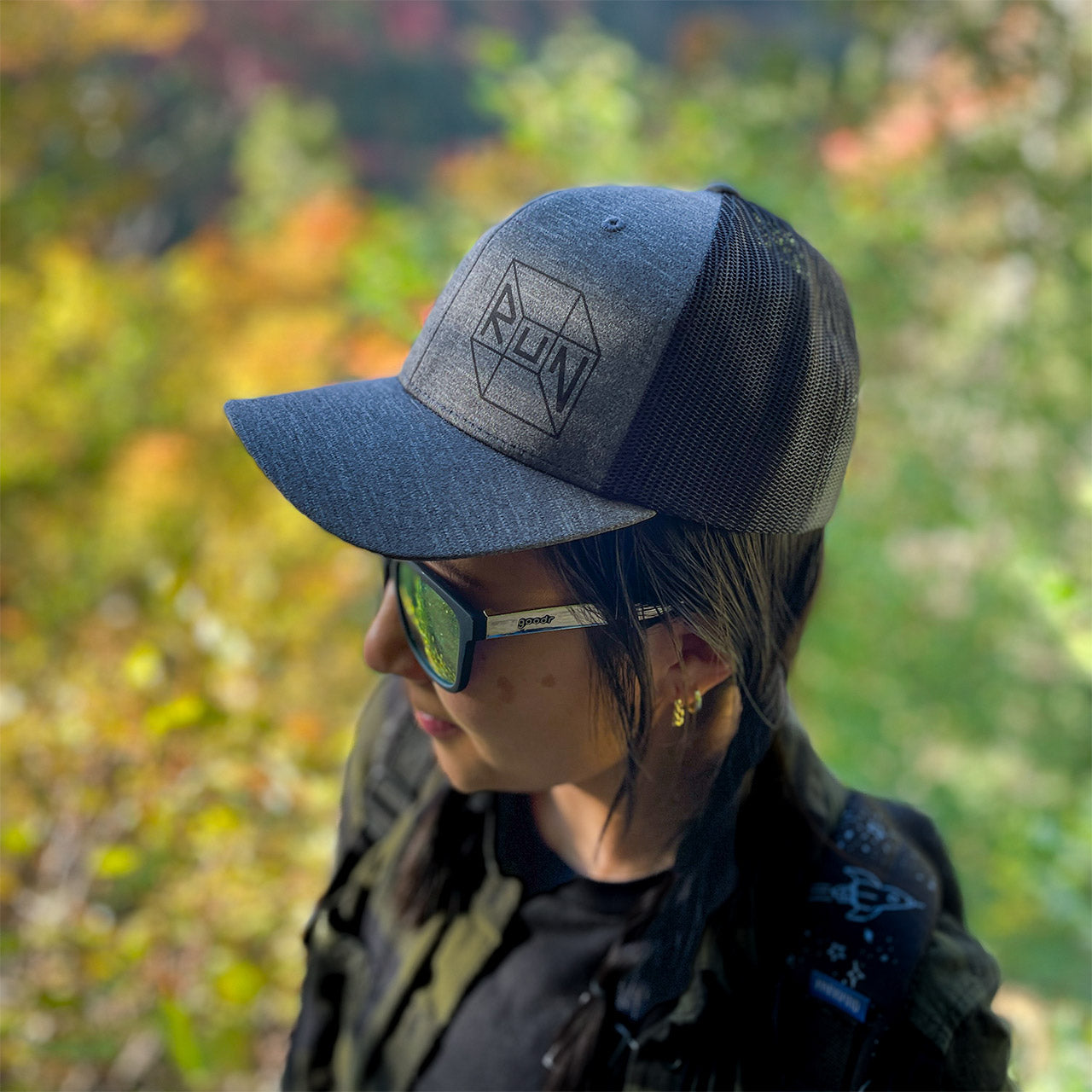 Trucker running hat from TWO CORRALS Lifestyle Running Brand, minimalistic run hat in dark gray and black